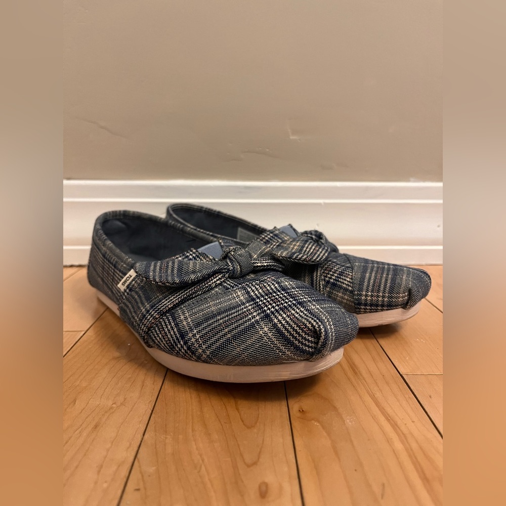 Tom’s slip on shoes
